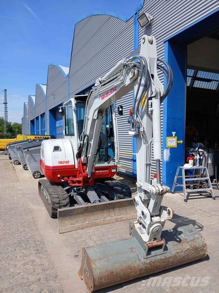 Takeuchi TB 240 DPF Мини екскаватори < 7 т