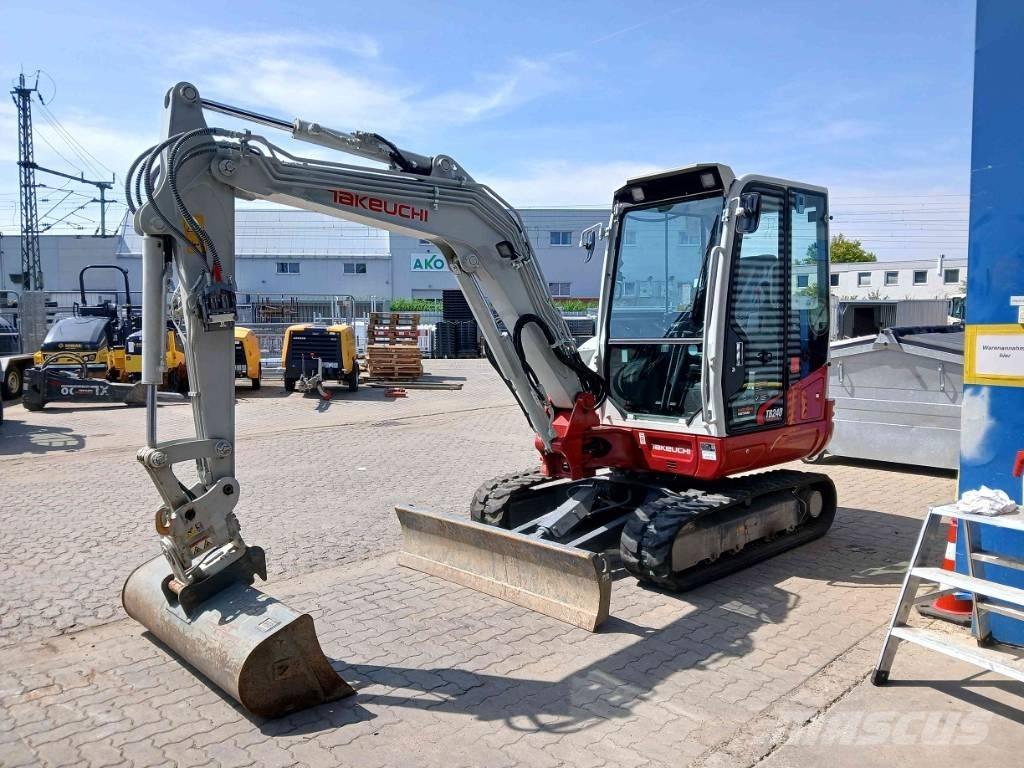 Takeuchi TB 240 DPF Мини екскаватори < 7 т