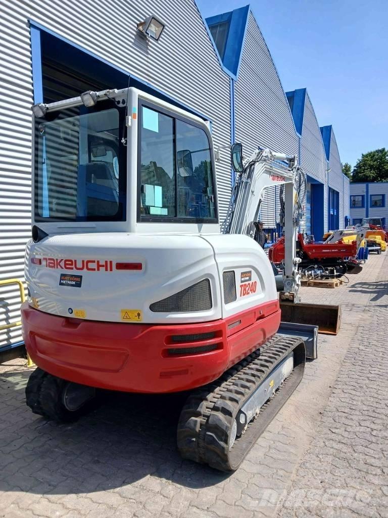 Takeuchi TB 240 DPF Мини екскаватори < 7 т