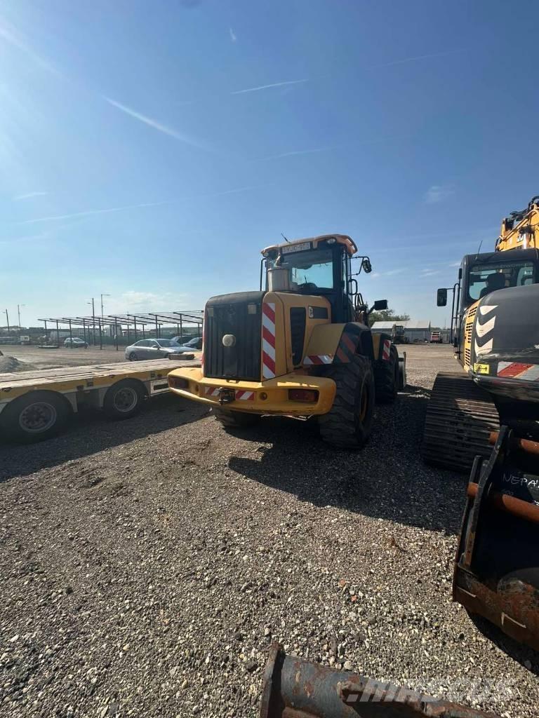 JCB 436 HT Колесни товарачи