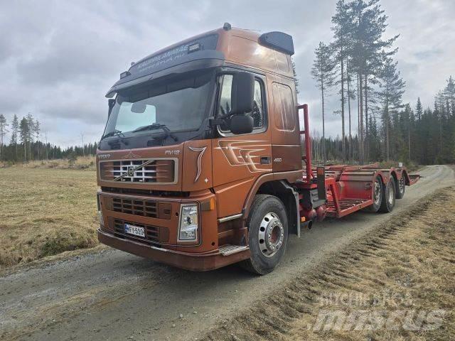 Volvo FM12 8x2 Камиони за превоз на горски машини
