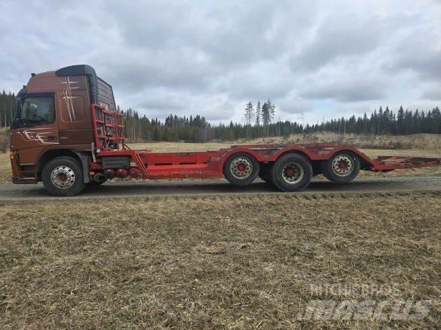 Volvo FM12 8x2 Камиони за превоз на горски машини
