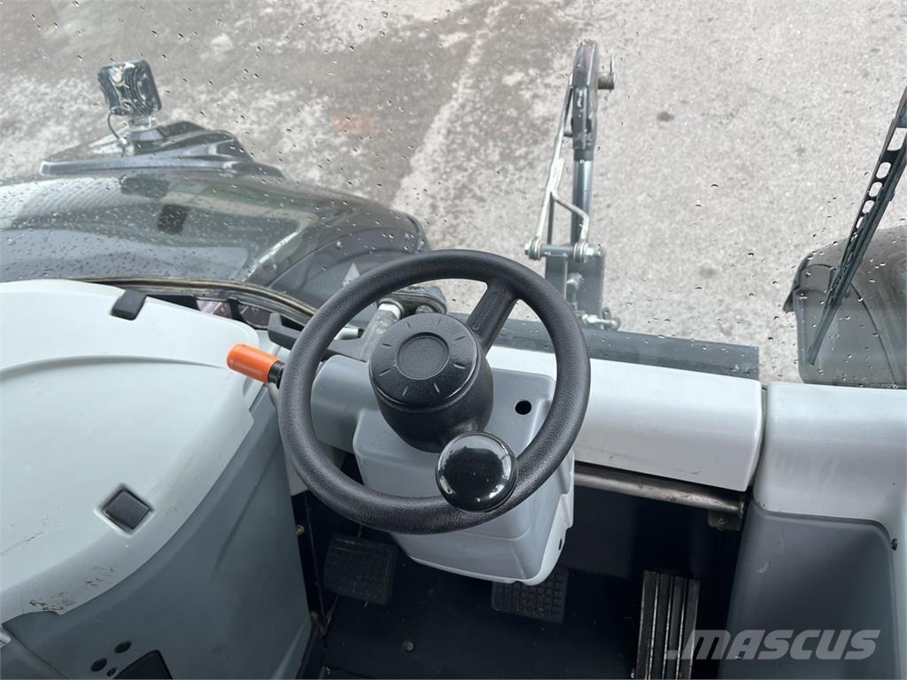 Valtra S374 Трактори