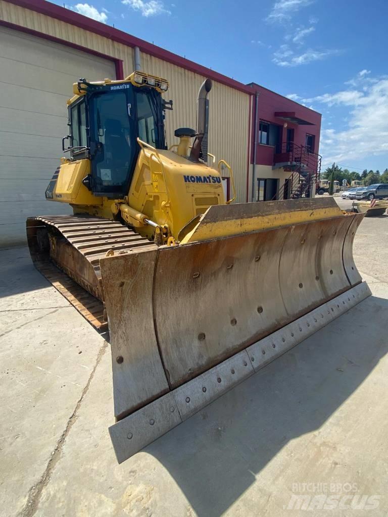 Komatsu D61PX24 Верижни булдозери
