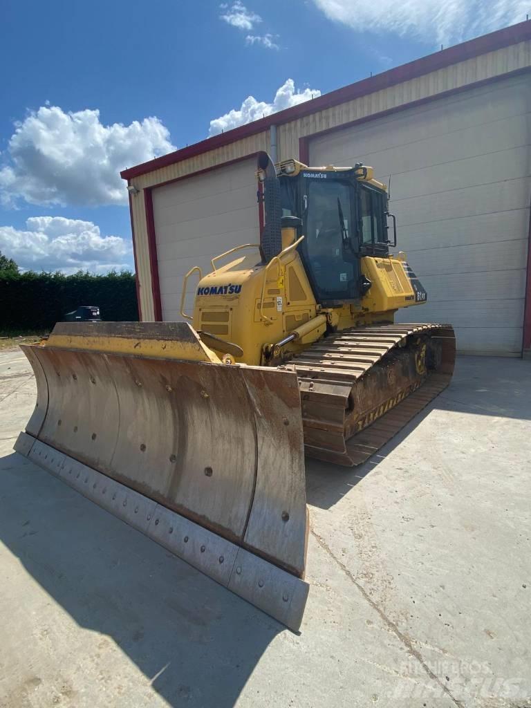 Komatsu D61PX24 Верижни булдозери
