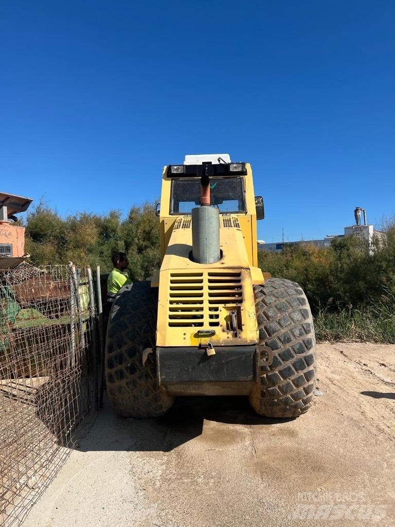 Bomag BW 211 D-3 Еднобарабанни ролки
