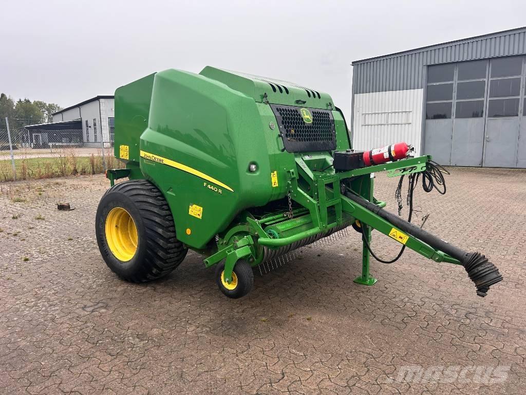John Deere F 440 Сламопреси за кръгли бали
