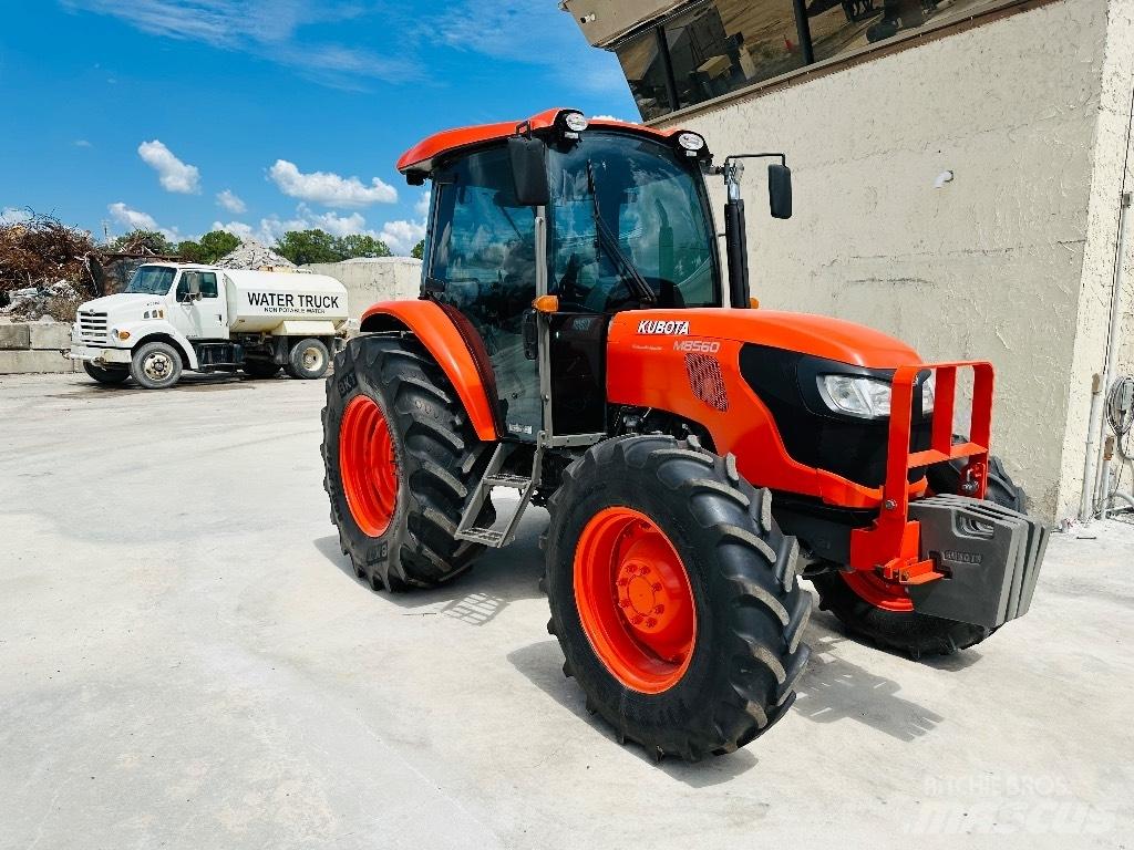 Kubota M8560 Трактори