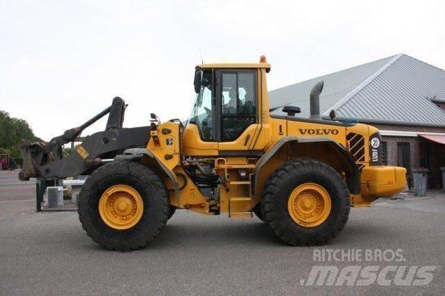 Volvo L 120 F Колесни товарачи