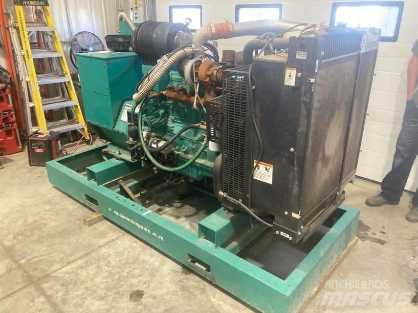 Cummins 105kW Дизелови генератори
