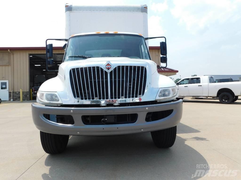 International 4300 Автофургони