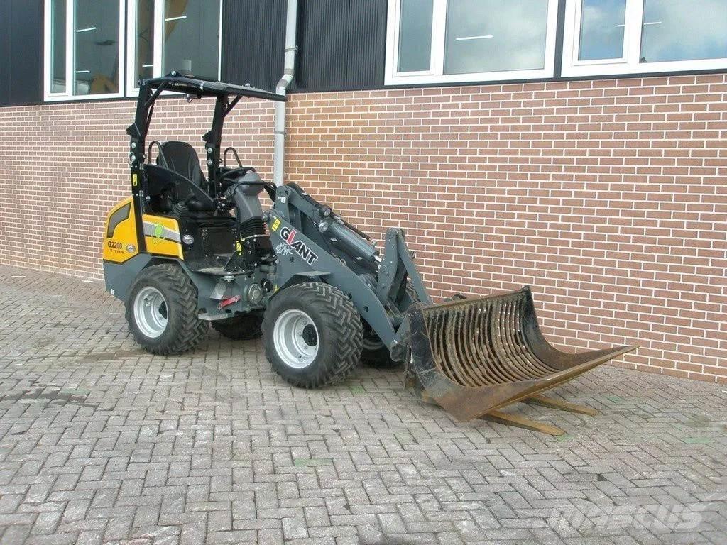 GiANT G2200E Мини товарачи