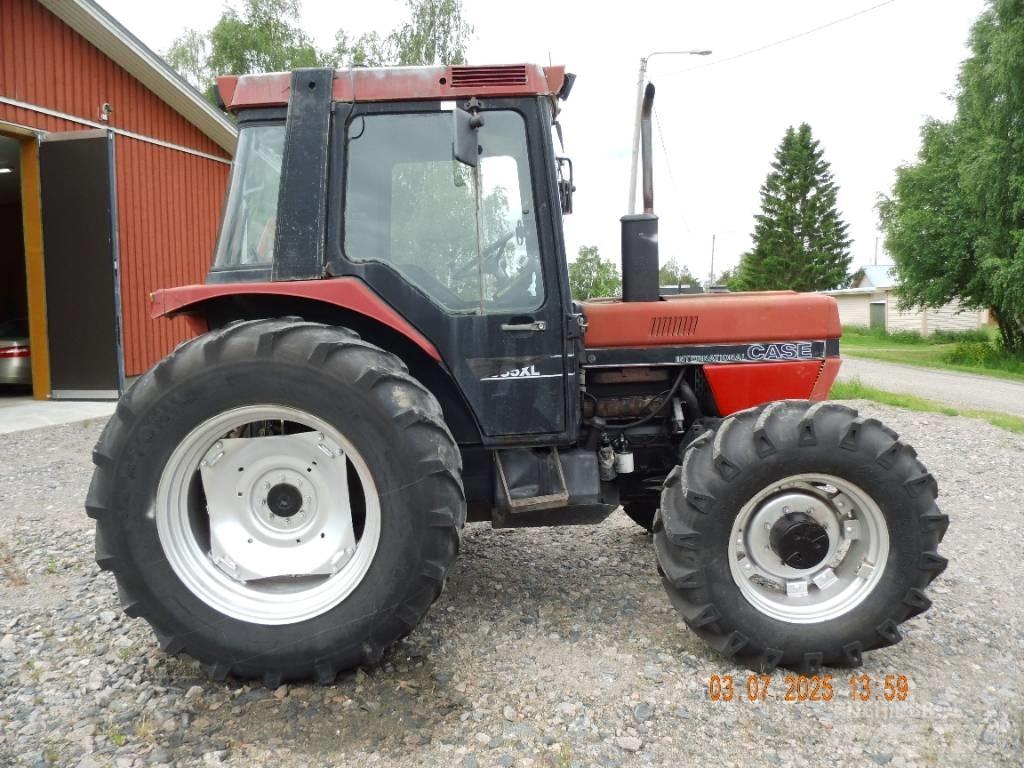 Case IH 685 XL Трактори