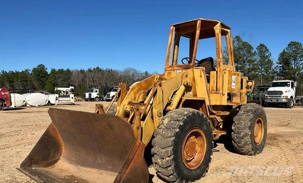 CAT 930 Колесни товарачи