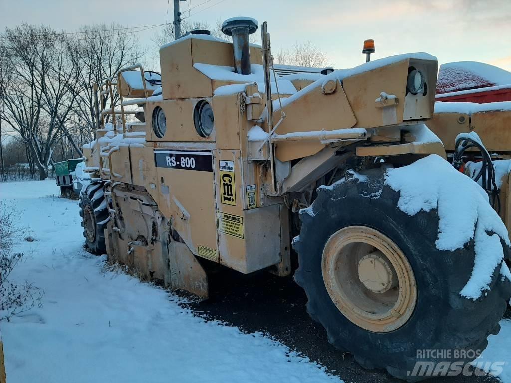 CMI RS-800 Уплътнители за почва
