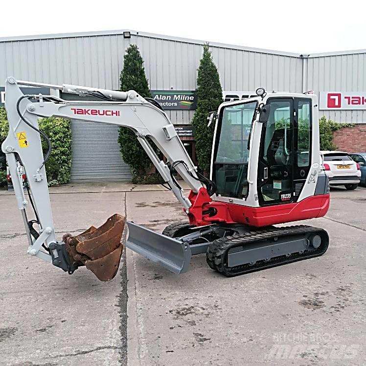 Takeuchi TB235 Мини екскаватори < 7 т