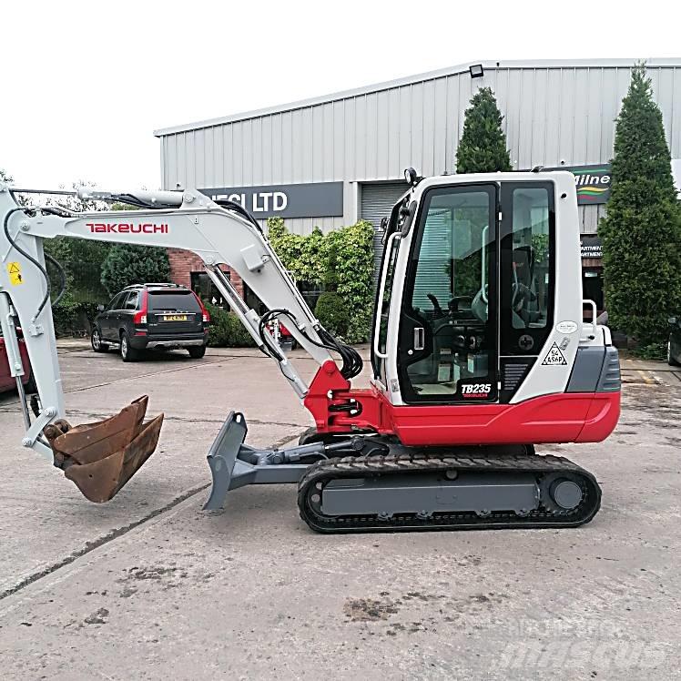 Takeuchi TB235 Мини екскаватори < 7 т