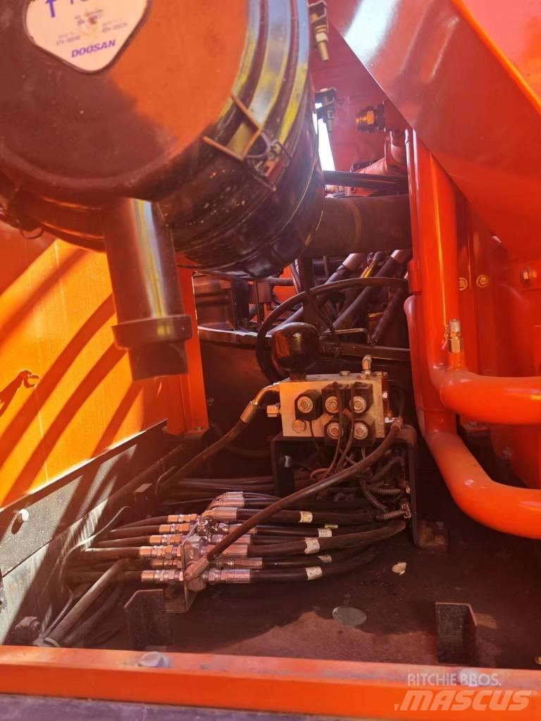 Doosan DX 300 Верижен екскаватор