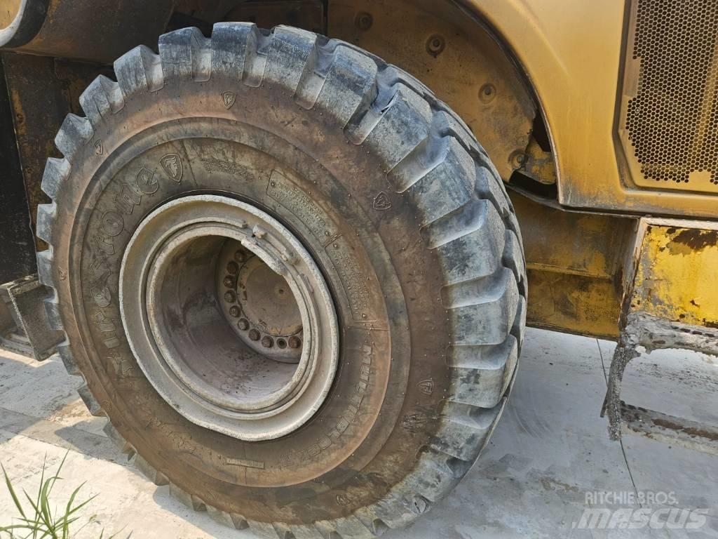 CAT 972 H Колесни товарачи