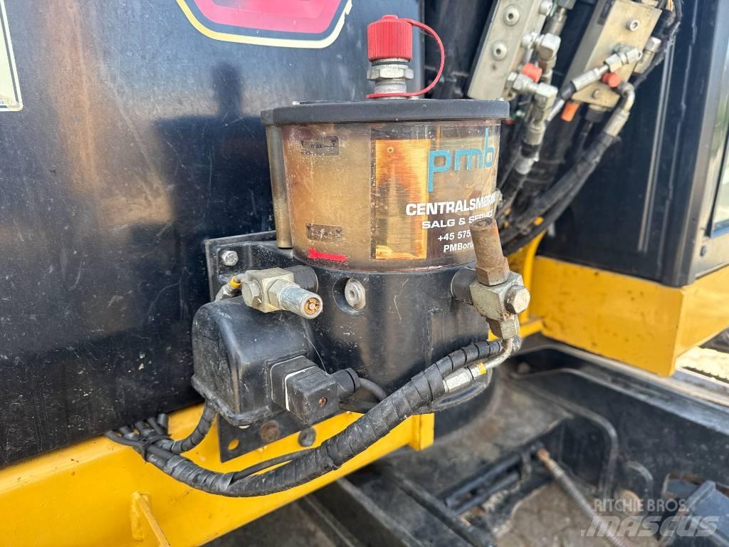 CAT 310 Верижен екскаватор