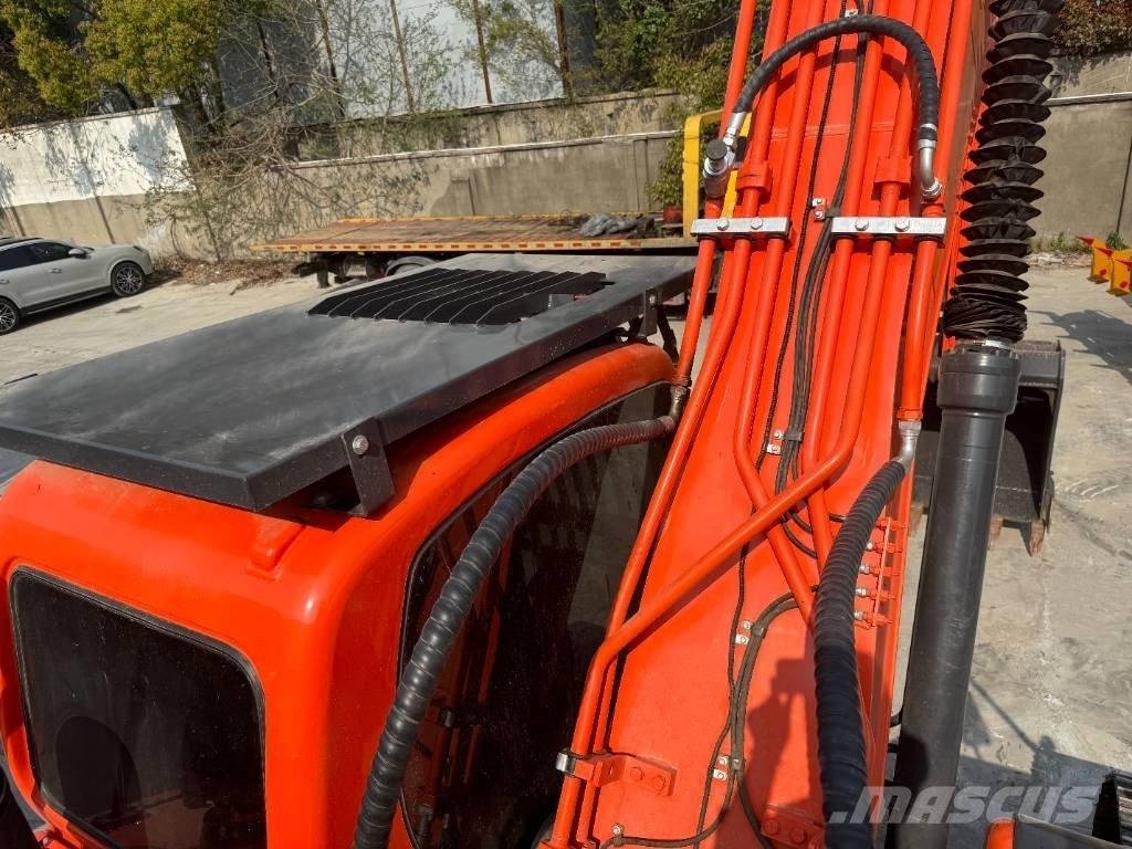 Doosan DX 225 LC Верижен екскаватор