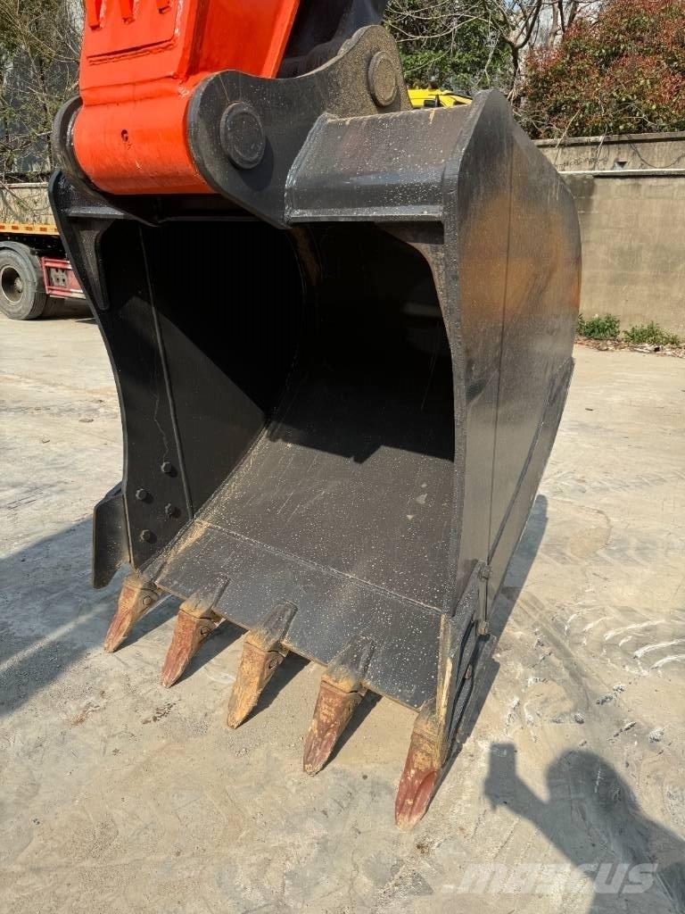 Doosan DX 225 LC Верижен екскаватор