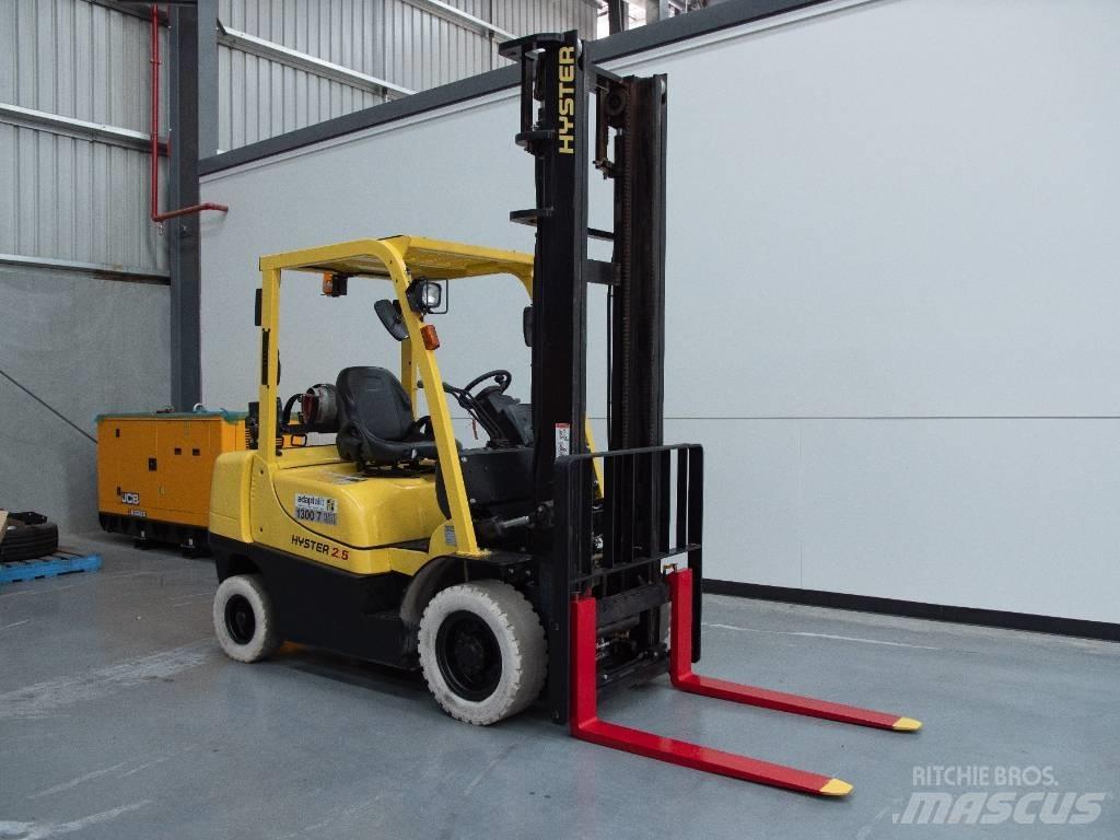 Hyster H2.5XT Камиони с АГУ