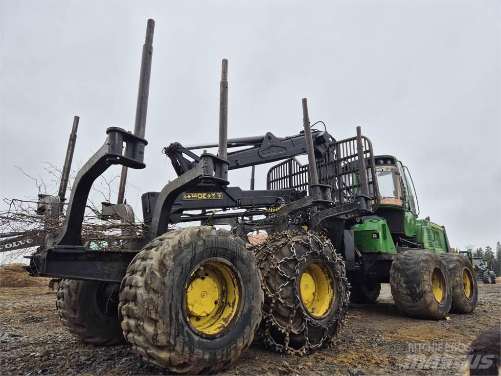 John Deere 1210E Форуардери