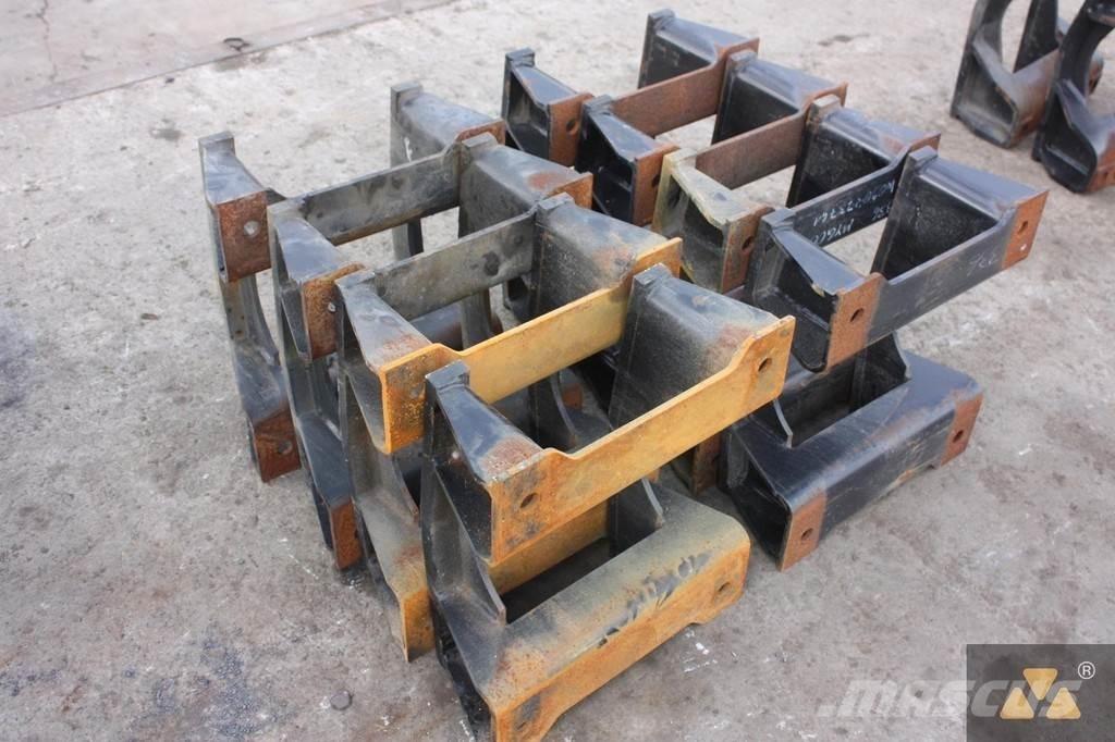CAT Trackguards Шаси