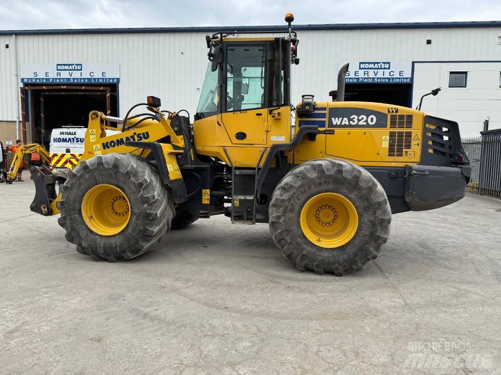 Komatsu WA320-5 Колесни товарачи