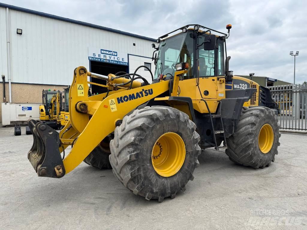 Komatsu WA320-5 Колесни товарачи