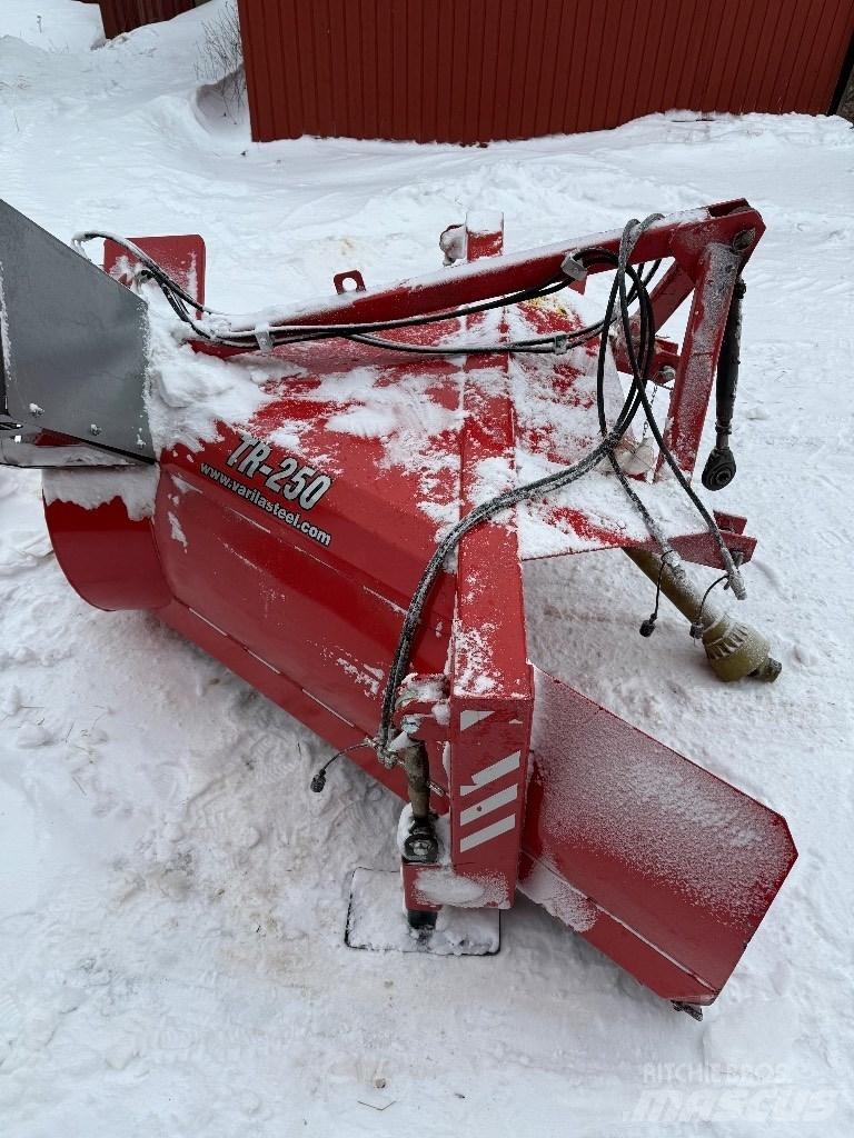 Varila Steel TR 250 Снегохвъргачки
