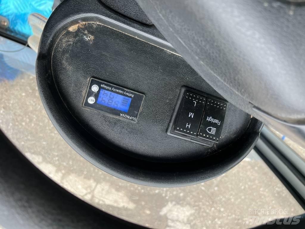  Sweepmec SM3000-Pro Автоматични метачки с четки