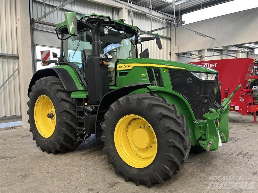 John Deere 7R 330 Трактори