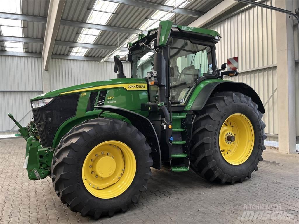 John Deere 7R 330 Трактори