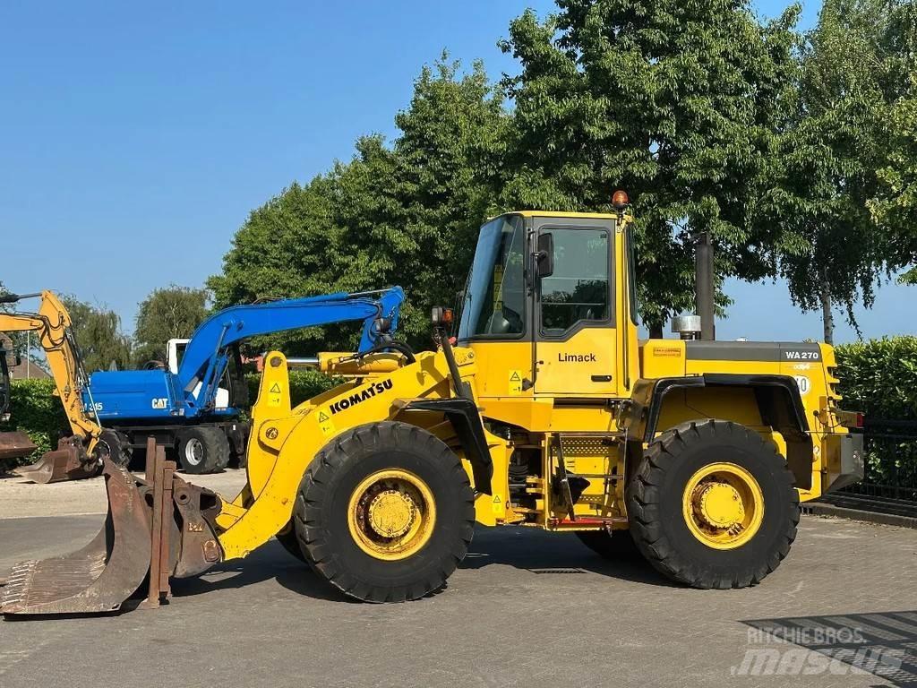 Komatsu WA270-3 Колесни товарачи