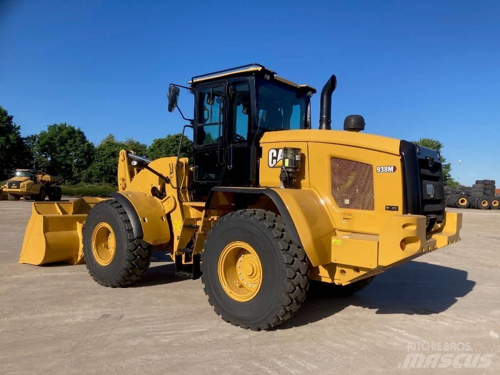 CAT 938M Колесни товарачи