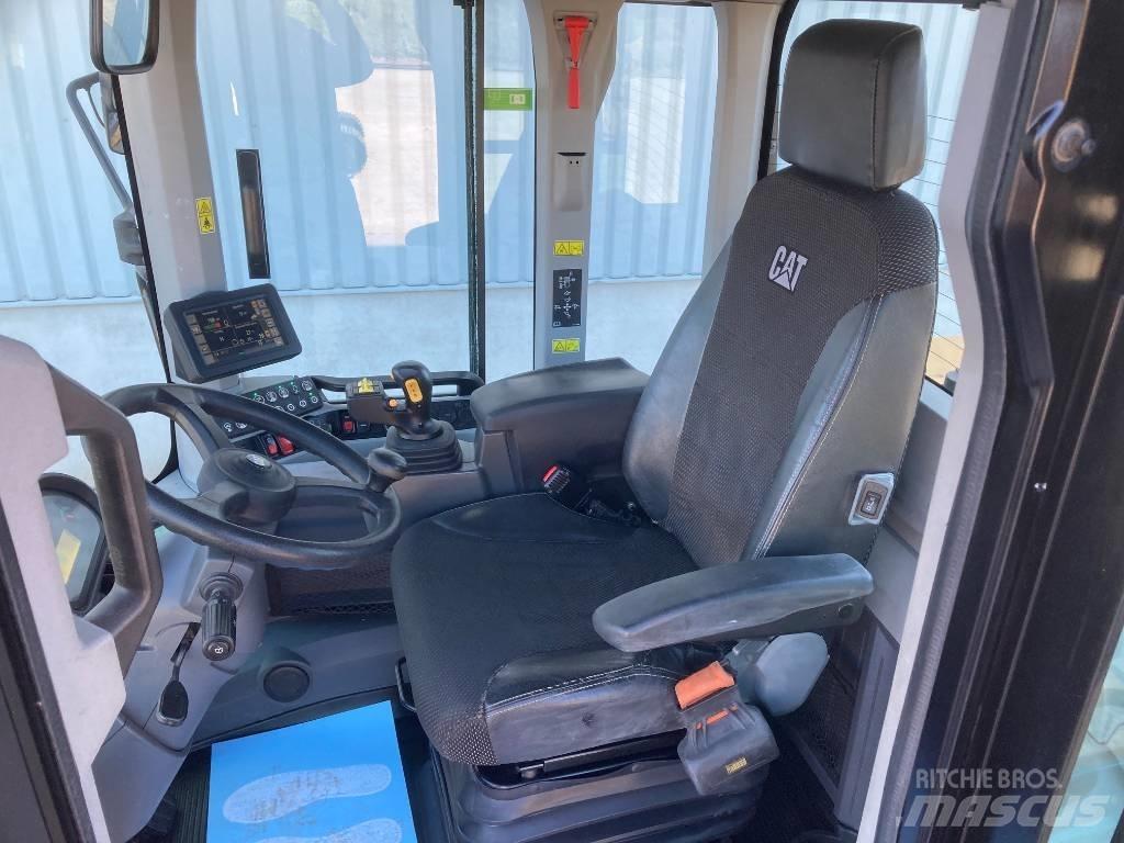 CAT 938M Колесни товарачи