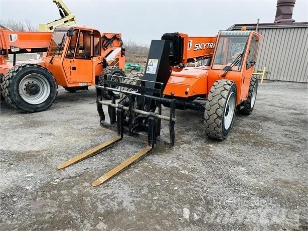 SkyTrak 8042 Телескопични товарачи