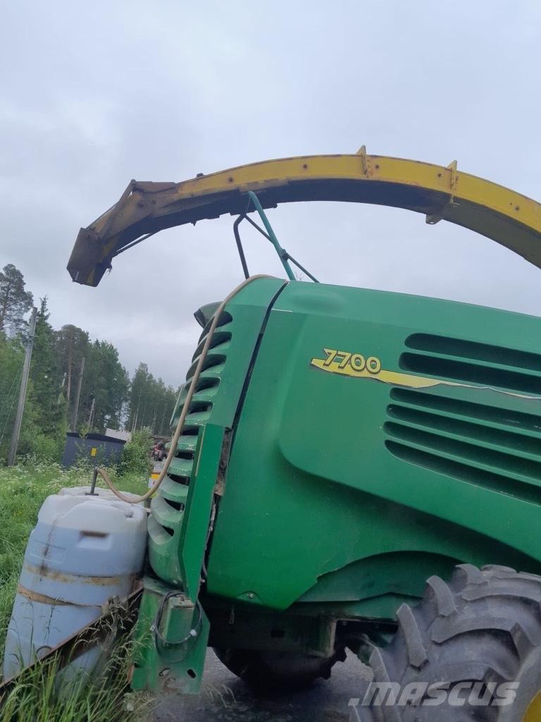 John Deere 7700 Самоходни фуражири