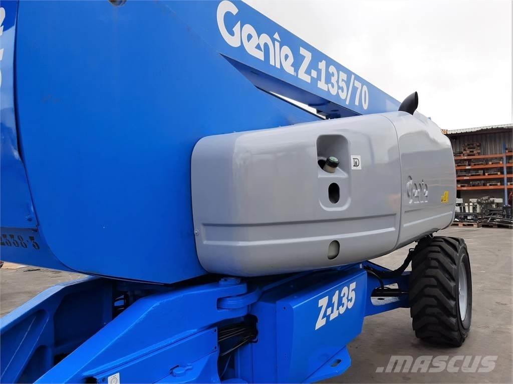 Genie Z135 70 Съчленени стрелови подемници