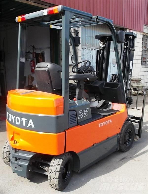 Toyota 7 FBMF 25 Електрически вилични кари-повдигачи
