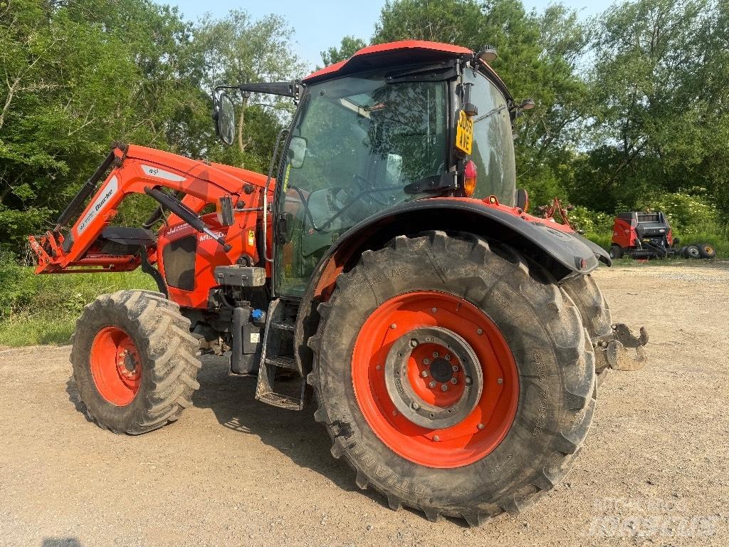 Kubota M 135 GX Трактори
