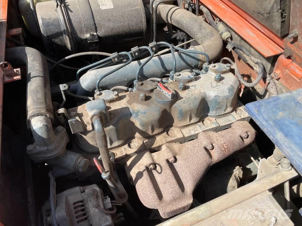 Kubota R 410 B Колесни товарачи