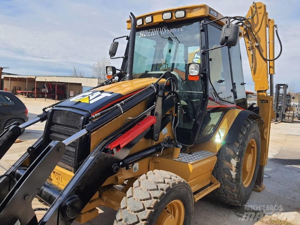 CAT 442 D 4x4 Товарач със заден ексватор