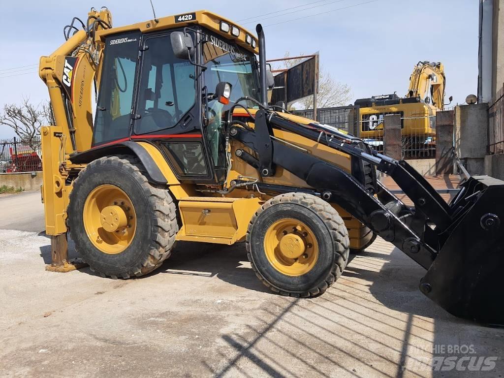 CAT 442 D 4x4 Товарач със заден ексватор