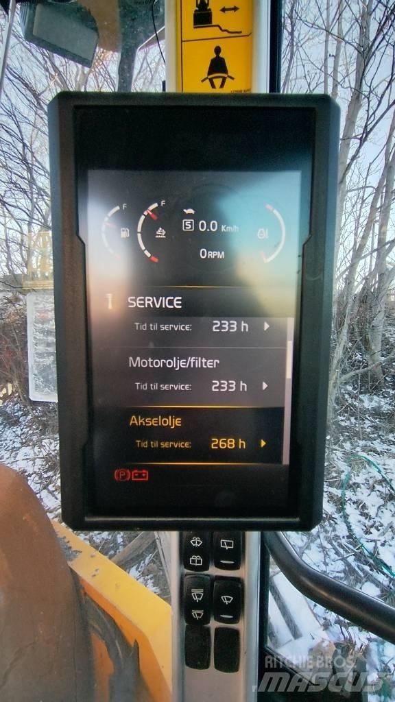 Volvo SD 160 B Пневматични гумени  ролки
