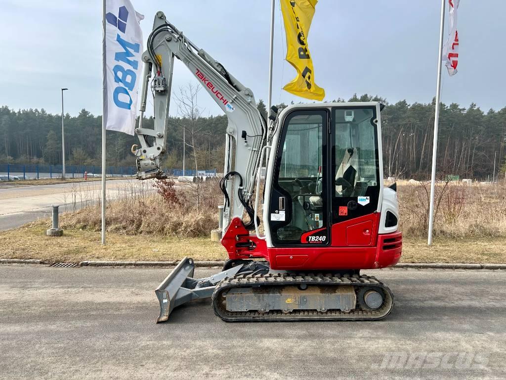Takeuchi TB 240 Мини екскаватори < 7 т