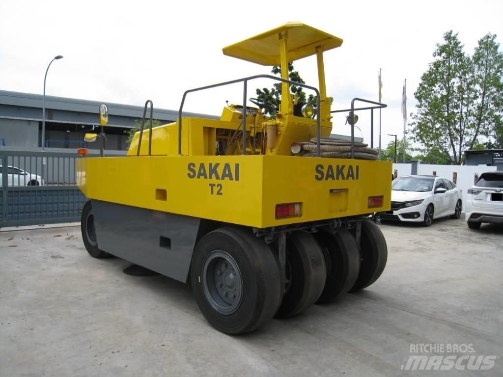 Sakai T2 Пневматични гумени  ролки
