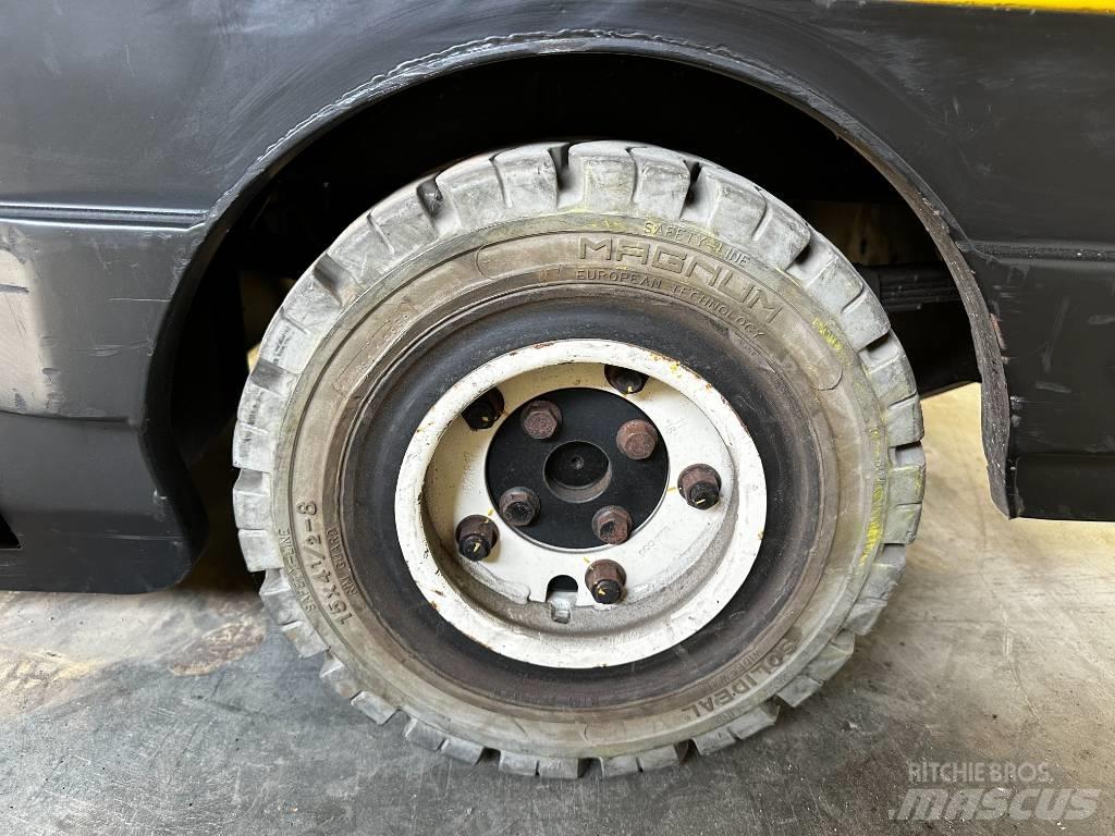 Yale MT70 Валачещи камиони
